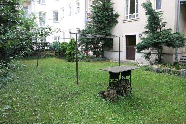 Garten mit Wäscheplatz