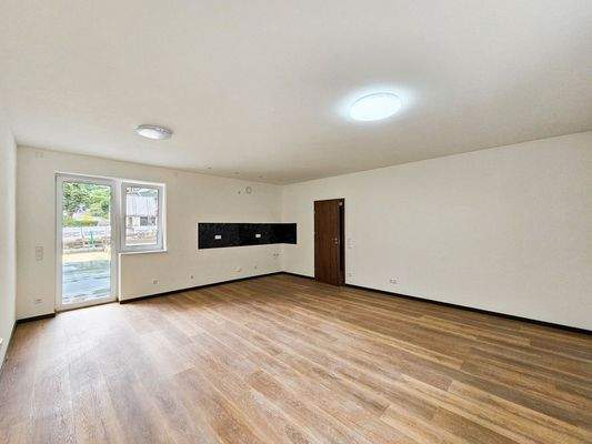 Küche mit Wohn-/Essbereich