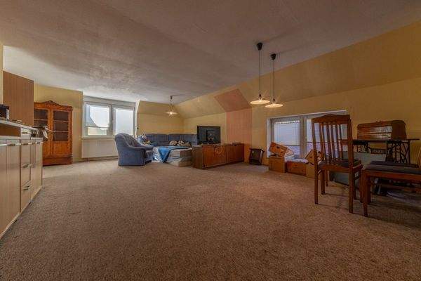 OG riesen Wohnzimmer