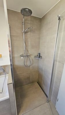 Dusche.jpg