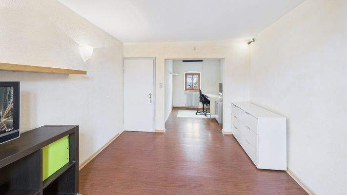 CAM03143G0-PR0191-STILL017