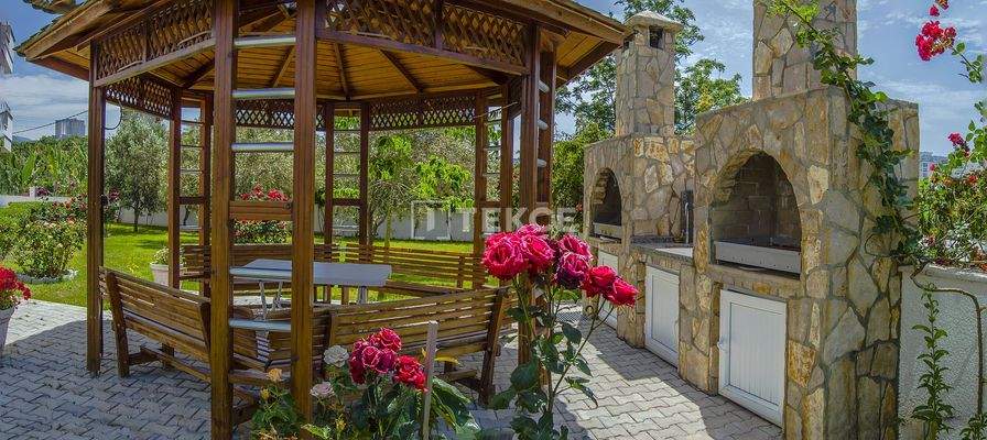 Flat in Complex with Pool 750 m from the Beach in Mahmutlar Alanya