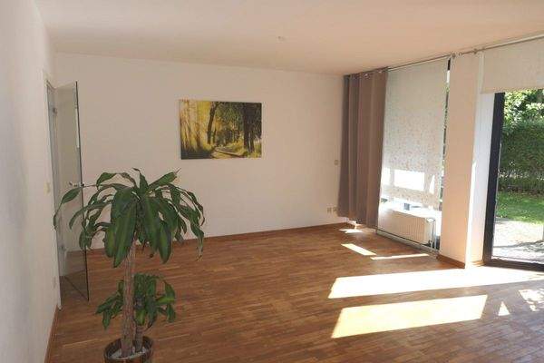 lichtdurchfluteter Wohnbereich