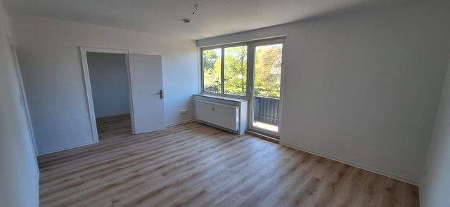 Eduard Rosenberg KG - Saniertes Reihenendhaus in Debstedt - Foto 1