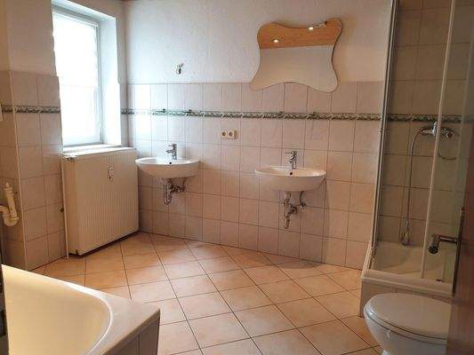 Vollbad mit Dusche ....