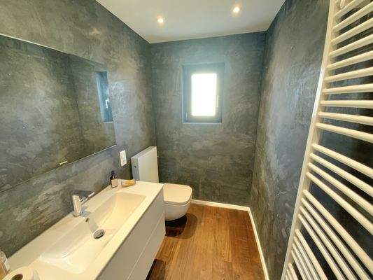 Hochwertiges Gäste-WC im Erdgeschoss