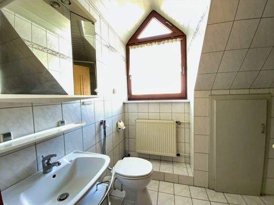 Bad im Dachgeschoss