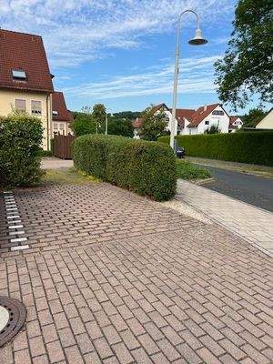 Stellplatz zur Wohnung.jpg