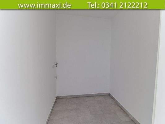 Abstellkammer-mit-Waschmaschinenanschluss