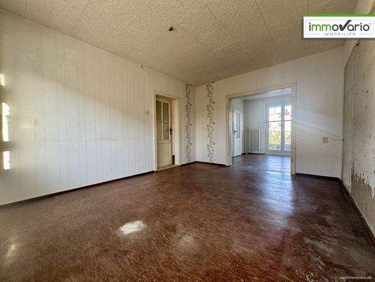 Wohnzimmer/ Blick zum Esszimmer