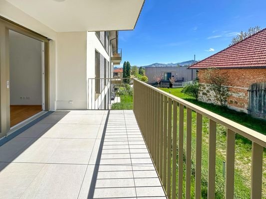 sonniger Balkon - südlich ausgerichtet