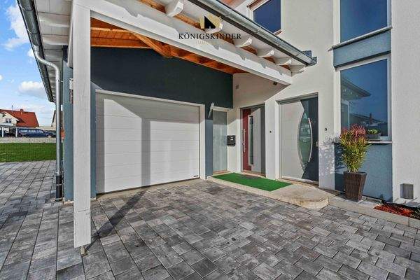 ...hereinspaziert, zwei Eingänge...