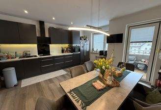 Küche mit Essbereich