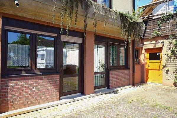 Li. Hobbyraum 1 u. Büro 2 jeweils Zugang von Außen