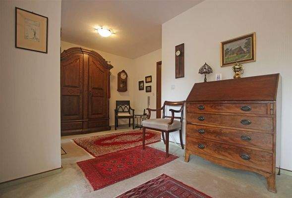 Blick vom Wohnzimmer zum Flur