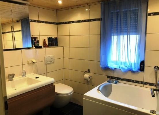 Badezimmer im OG