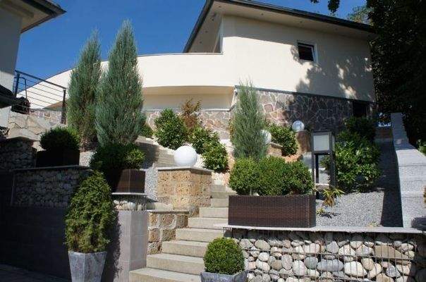 Zugang Garagen/Straße