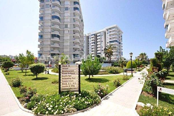 Chic Seafront Properties with Sea Views for Sale in Alanya Tosmur