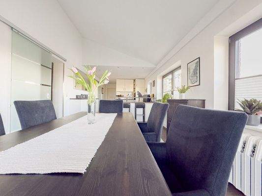 Separiert durch Glastüren