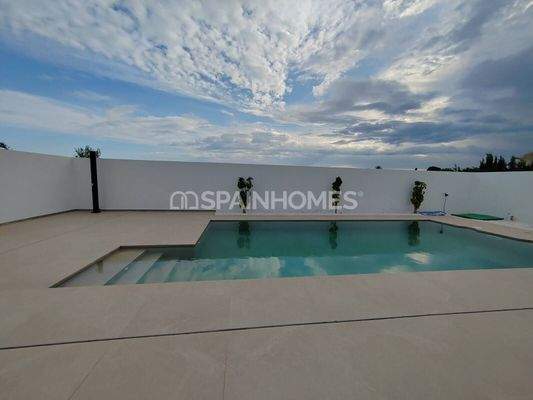 Detached House Close to San Juan Beach in Costa Blanca