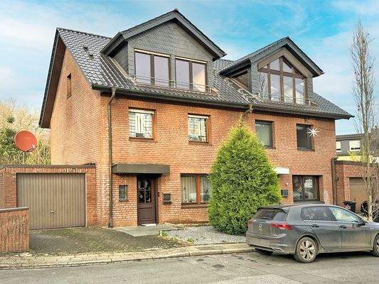 Vorderansicht, 2 Garagen hintereinander