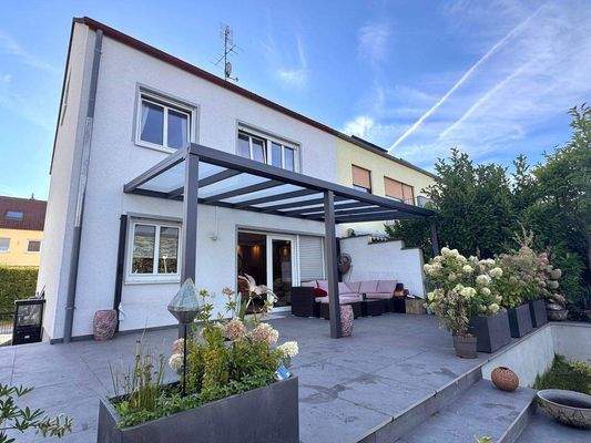 überdachte Terrasse