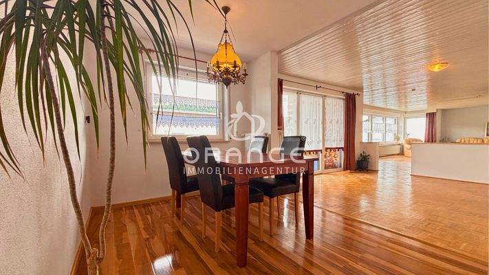 EG: offenes Wohn- und Esszimmer 