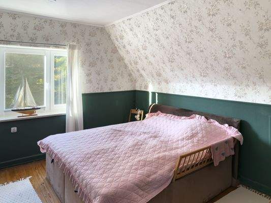 11. Schlafzimmer I im OG.jpg