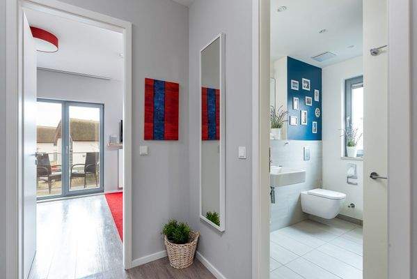 Diele und Badezimmer