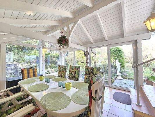 EG: 2. Wintergarten mit direktem Zugang zum Grundstück