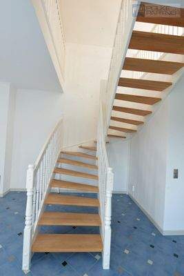 Stiegenhaus vom EG zum DG