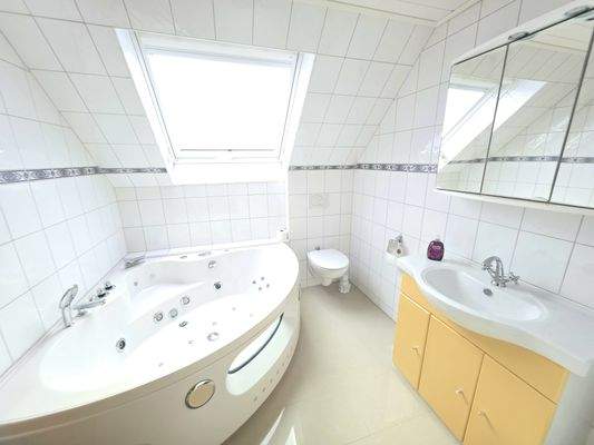 Badezimmer 1.OG Whirlpool 
