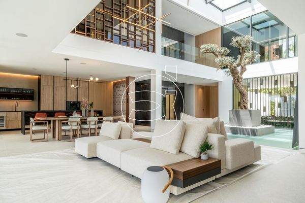 Exquisite Neue Villa