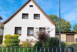 Straßenansicht Wohnhaus