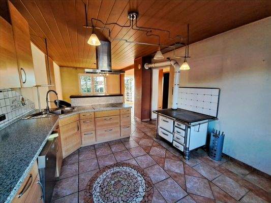 Küchenbereich und Wohnzimmer