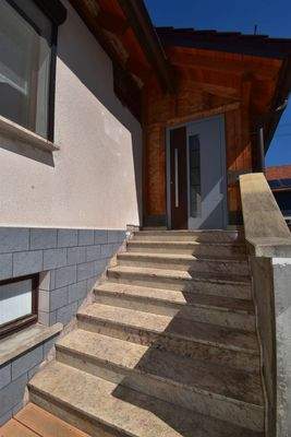 10.1 Zugang Haus.JPG