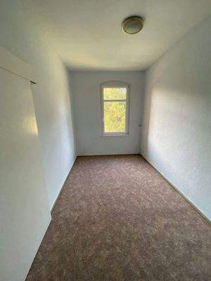 Kinderzimmer 2 Wohnung 2. OG .jpg