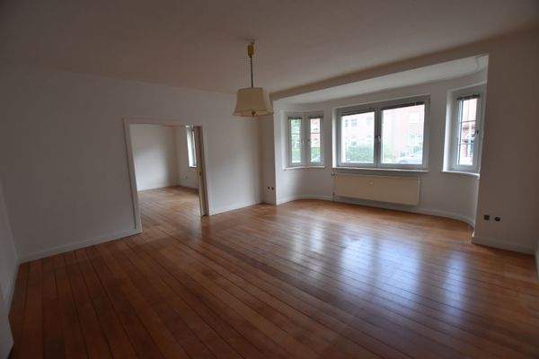 Wohnzimmer - Blick zu Zimmer II