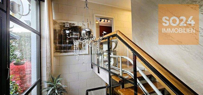 offenes, lichterfülltes Treppenhaus