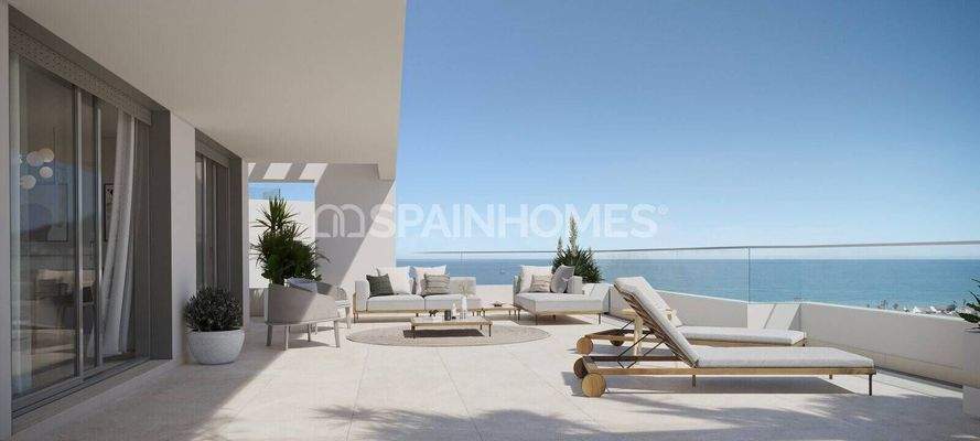 Sea View Real Estate with Eco-Friendly Features in Estepona