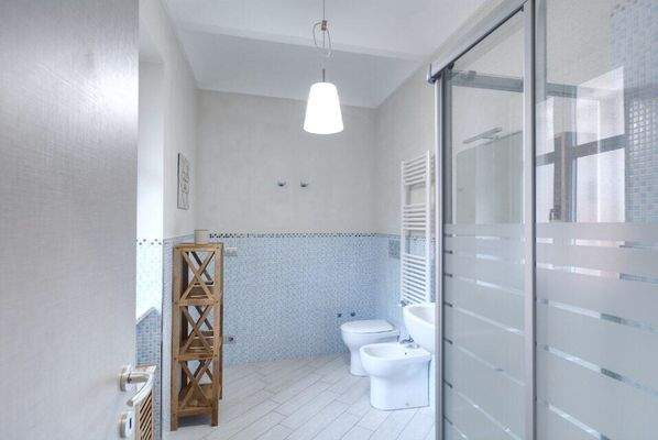 elegantes Haus im Zentrum von Canale –  Piemont