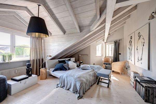 Helles Studio im Dachgeschoss