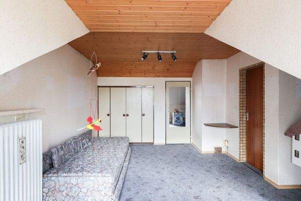 Zimmer Dachgeschoss Ansicht 2