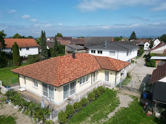 2. Bungalow.JPG