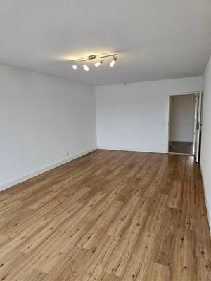 Wohnzimmer Blick Richtung Tür