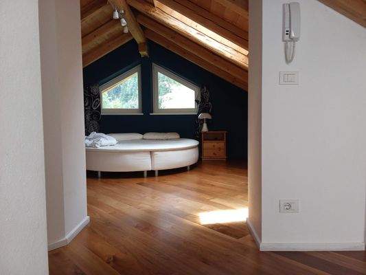 Wohnung-kaufen-St.-Ulrich_Immobilie-Ortisei-kaufen_Renovierte-Wohnung-Südtirol_Ferienwohnung-Gröden_Comprare-appartamenot-a-Ortisei-Pentzilocale-Ortisei_Penthouse-kaufen-in-St-Ulrich_Comprare-appartamento-ad-Ortisei-Appartamento-Val-Gardena_Comprare-appar