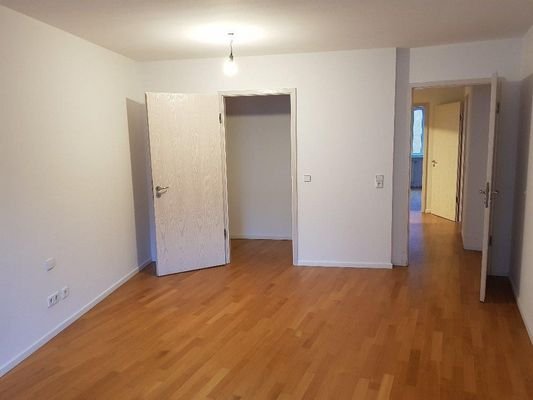 Schlafzimmer mit Ankleideraum