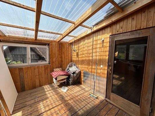 überdachter Sitzplatz