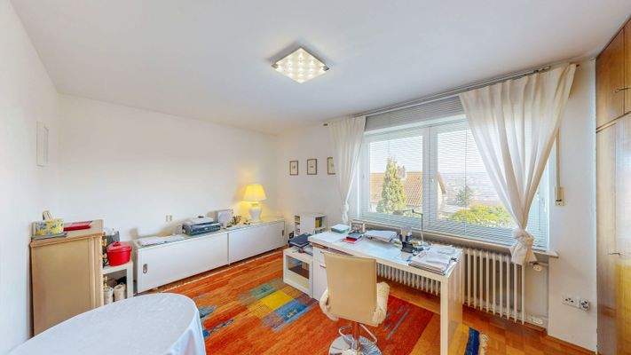 Büro / Kinderzimmer