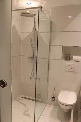 Dusche &amp; WC (Beispiel)